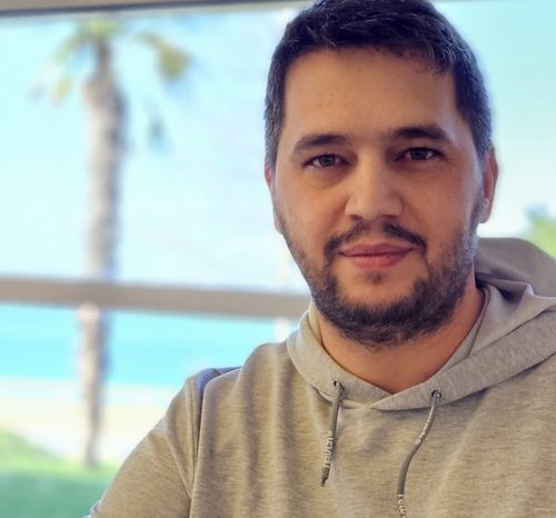 Emre Aktas